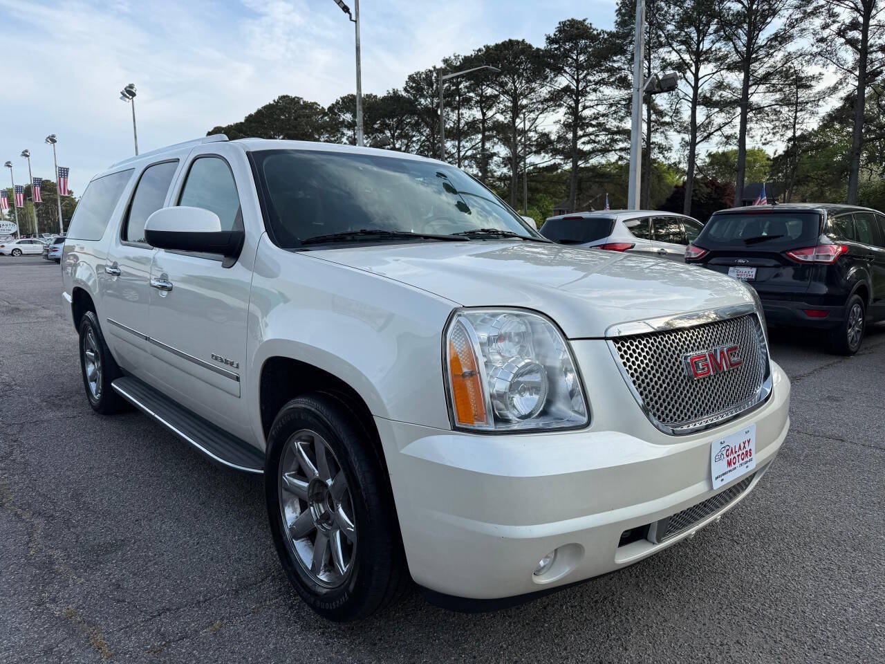 Used 2013 GMC Yukon XL Denali AWD/4WD image 4