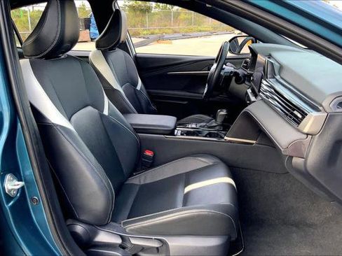 Certified 2025 Toyota Camry SE image 9