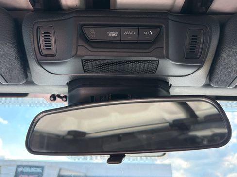 Used 2024 Jeep Wrangler Sahara image 39