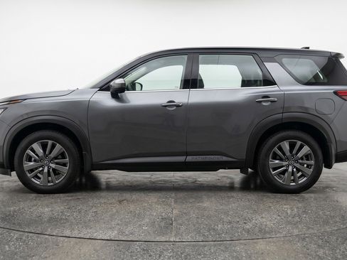 Used 2025 Nissan Pathfinder SV FWD image 5