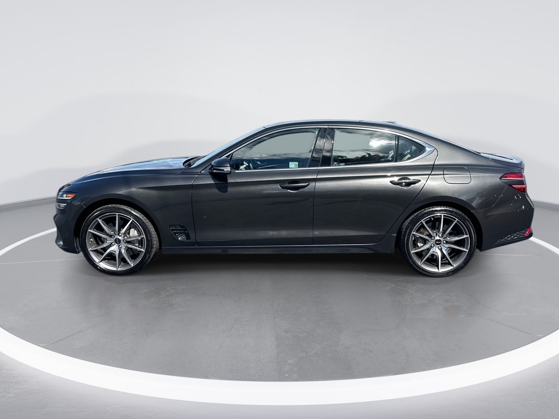 Used 2025 Genesis G70 2.5T AWD/4WD image 7