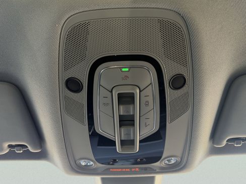 Used 2024 Audi Q5 e Premium w/ Convenience Package image 65