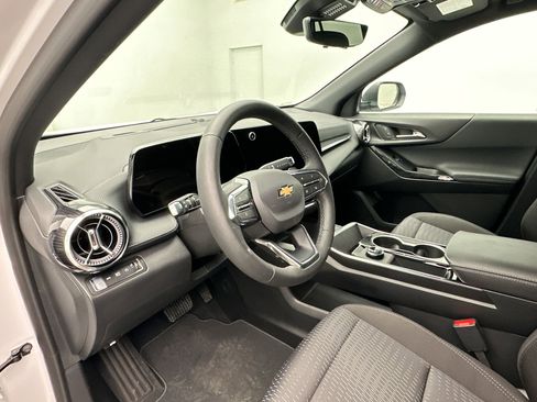 New 2026 Chevrolet Equinox LT w/ Safety and Technology Package image 4