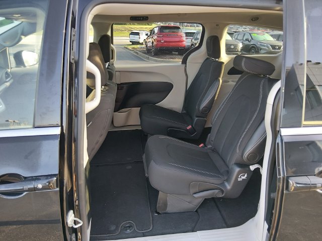 Used 2024 Chrysler Voyager LX FWD image 12