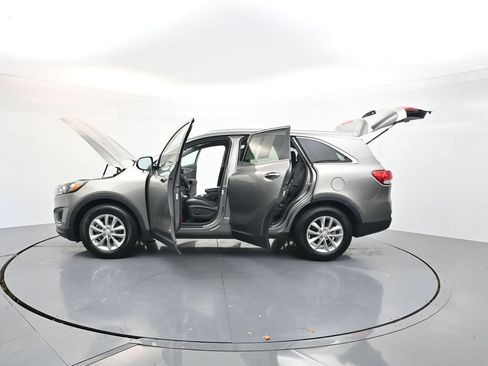 Used 2017 Kia Sorento FWD image 44