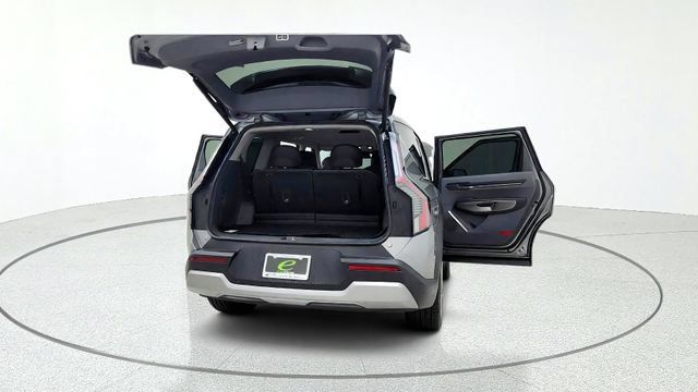 Used 2024 Kia EV9 Light Long Range RWD image 18