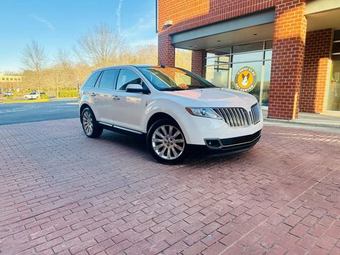 Used 2011 Lincoln MKX AWD w/ 101A Rapid Spec Order Code image 1