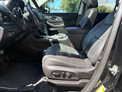 Used 2019 Chevrolet Traverse Premier w/ Redline Edition FWD image 9
