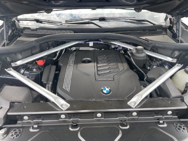 Used 2021 BMW X6 xDrive40i w/ M Sport Package AWD/4WD image 31