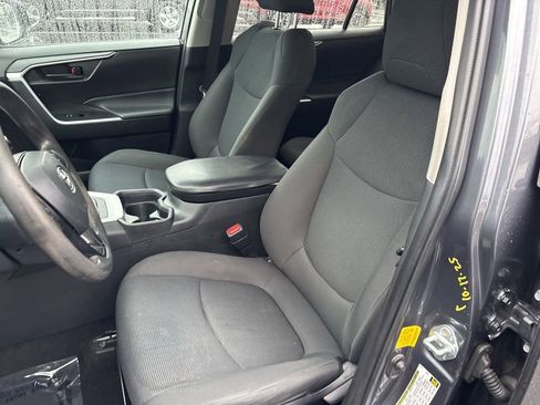 Used 2020 Toyota RAV4 LE image 25