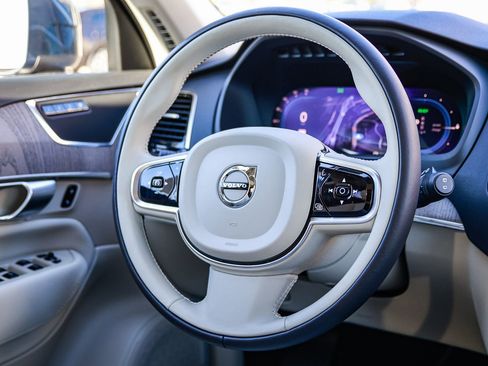 Used 2024 Volvo XC90 T8 Plus w/ Protection Package Premier image 17