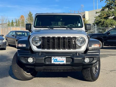 Used 2024 Jeep Wrangler Sport S image 2