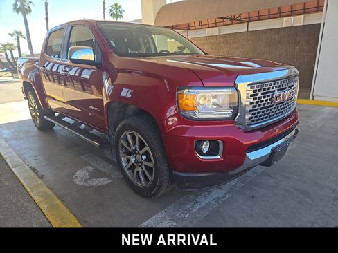 Used 2018 GMC Canyon Denali image 2