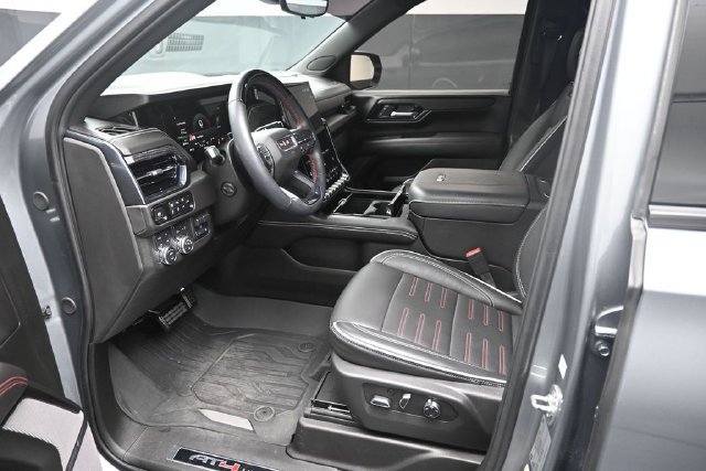 Used 2025 GMC Yukon AT4 Ultimate w/ LPO, Floor Liner Package AWD/4WD image 17