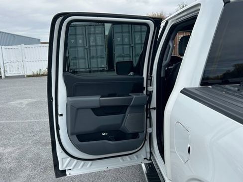 Used 2022 Ford F150 Lariat w/ Equipment Group 502A High image 31