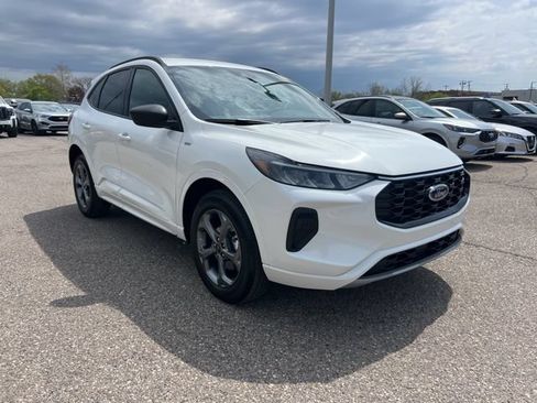 Certified 2024 Ford Escape ST-Line w/ Tech Pack #1 AWD/4WD image 3