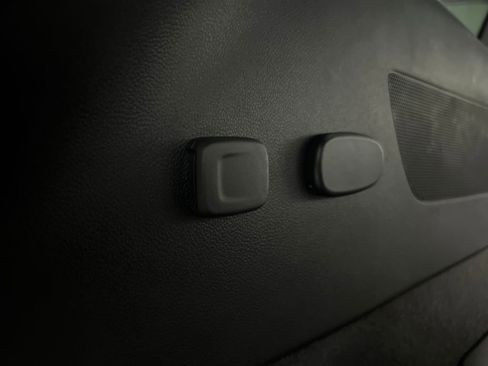 Used 2025 Cadillac XT6 Premium Luxury image 40