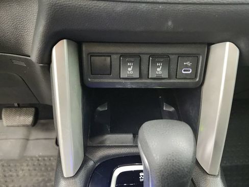 Used 2024 Toyota Corolla Cross XLE w/ Convenience Package FWD image 27