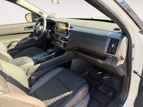 Used 2024 Nissan Pathfinder Rock Creek AWD/4WD image 26