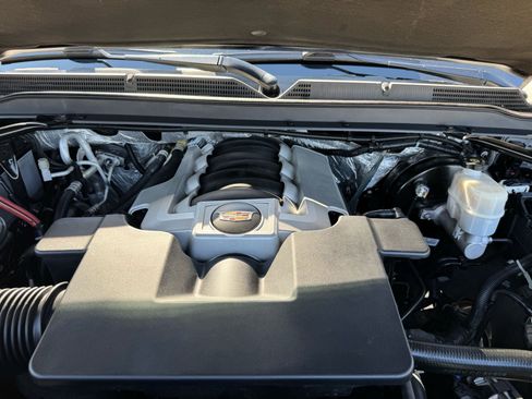 Used 2018 Cadillac Escalade Luxury image 38