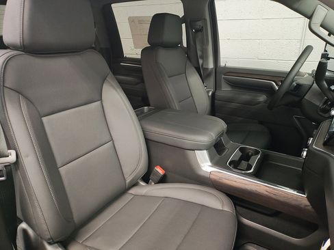 New 2026 GMC Sierra 2500 SLT image 10