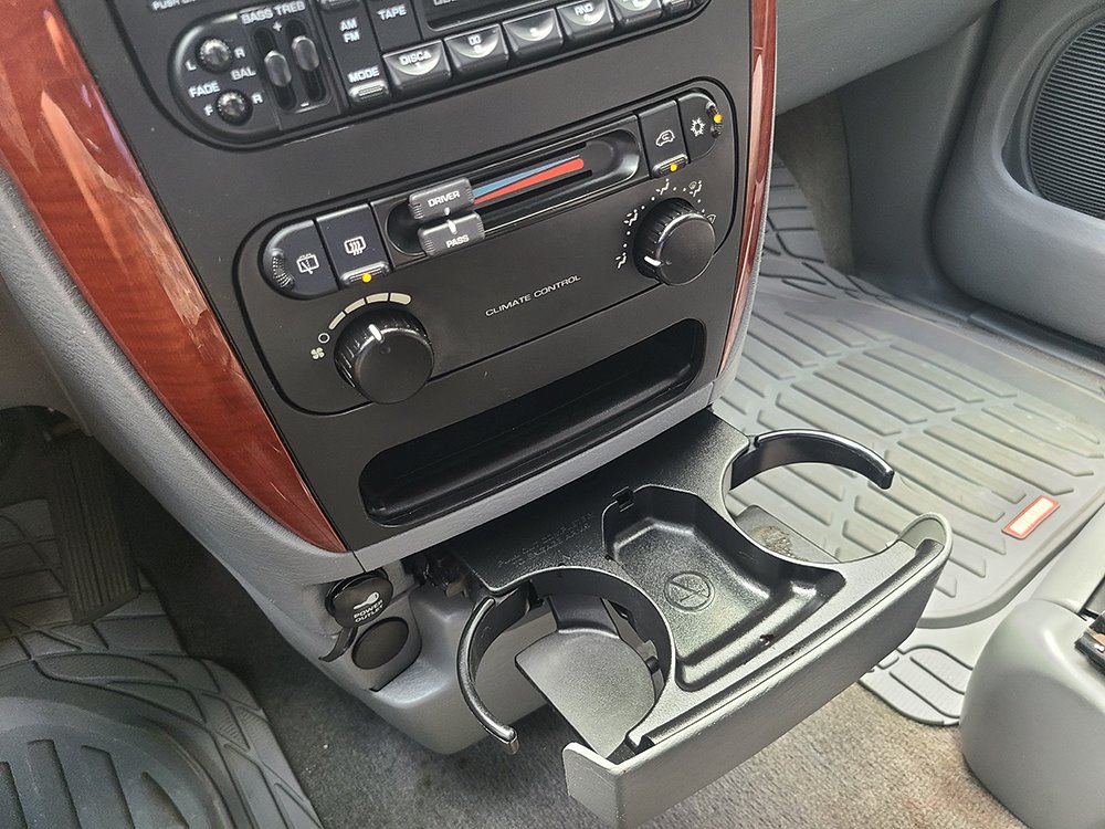 Used 2007 Chrysler Town & Country w/ Popular Equipment Group I FWD image 33