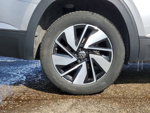 Used 2024 Volkswagen Atlas SE image 5