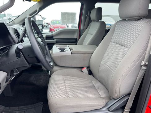 Used 2017 Ford F150 XLT image 11