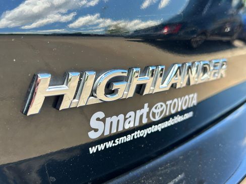 Used 2019 Toyota Highlander SE AWD/4WD image 8