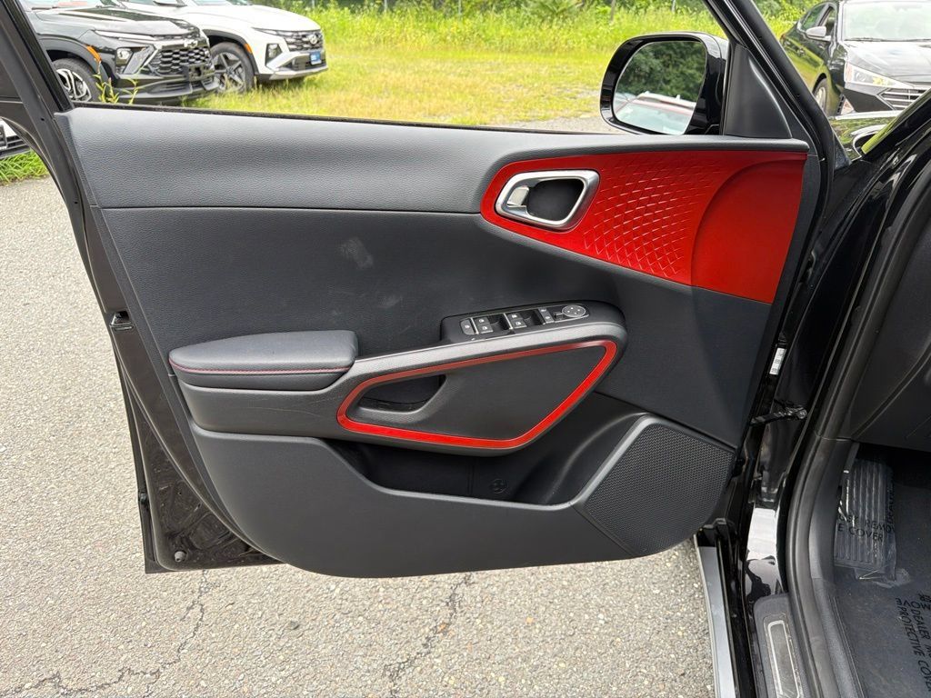 Used 2024 Kia Soul GT-Line FWD image 17
