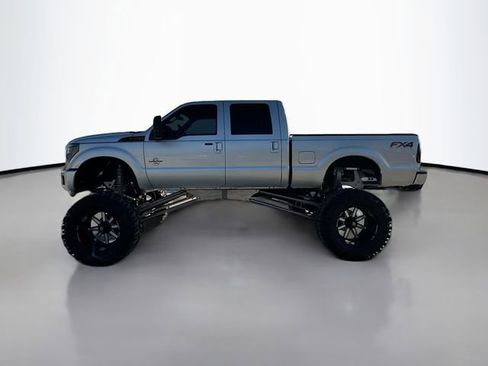 Used 2014 Ford F250 Lariat w/ Lariat Interior Package image 9