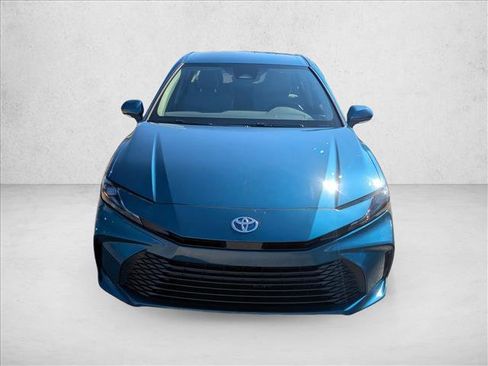 Used 2025 Toyota Camry LE image 2