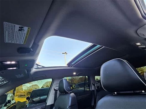 Used 2024 Volkswagen Atlas SEL Premium R-Line image 12