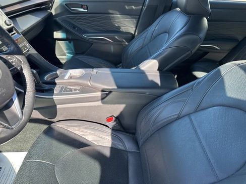 Used 2022 Toyota Avalon Limited w/ Advanced Safety Package image 13