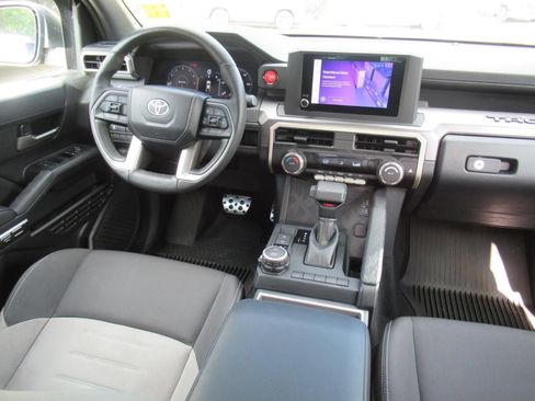 Used 2025 Toyota Tacoma TRD Sport AWD/4WD image 12