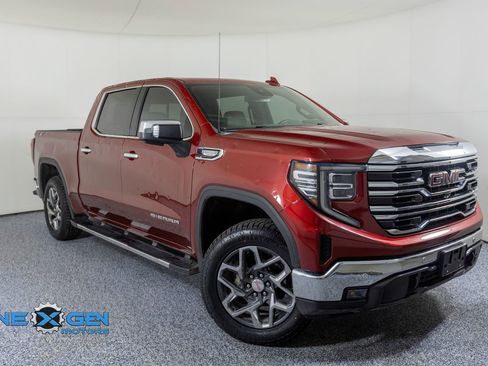 Used 2023 GMC Sierra 1500 SLT image 1