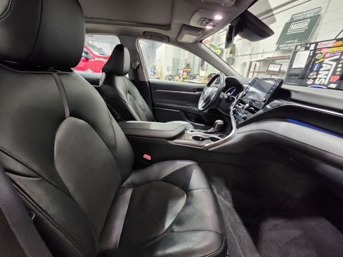 Used 2022 Toyota Camry XLE image 27