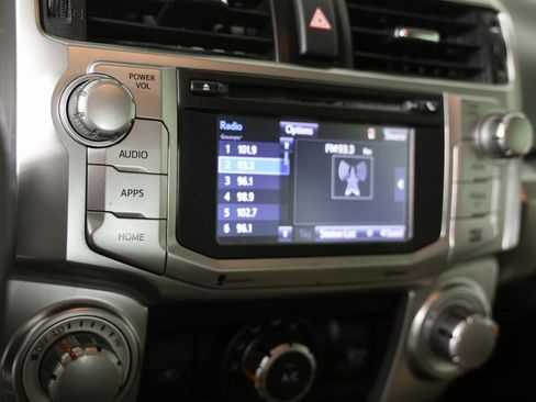 Used 2015 Toyota 4Runner SR5 Premium image 17