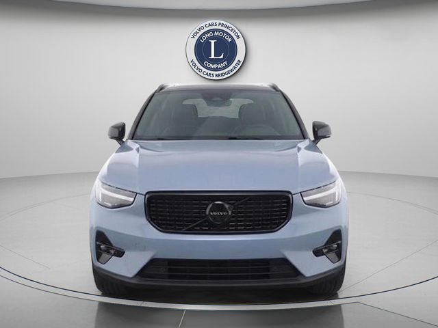 New 2026 Volvo XC40 B5 Core w/ Climate Package AWD/4WD image 2