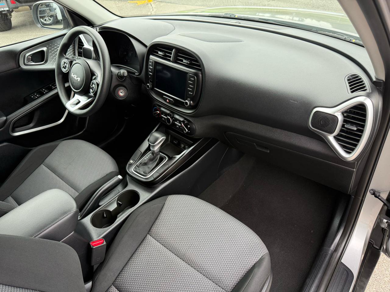 Used 2022 Kia Soul LX w/ Technology Package FWD image 17