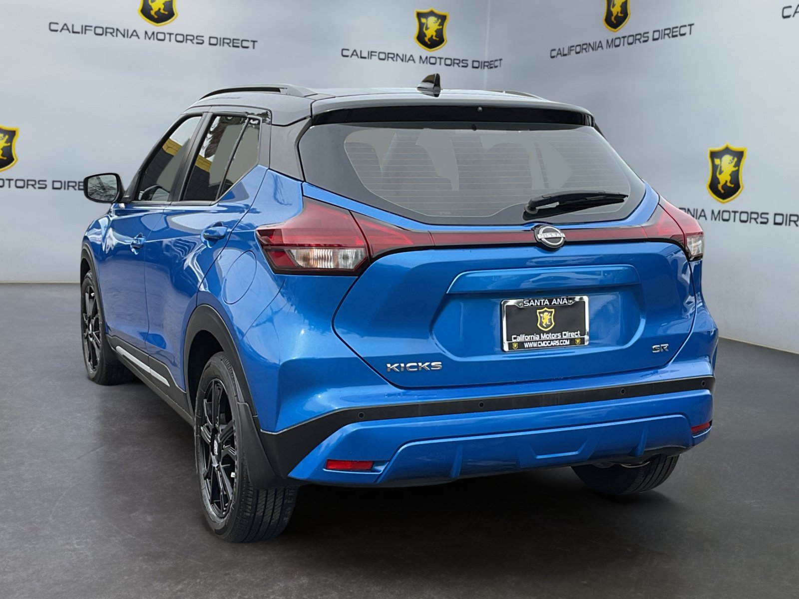 Used 2023 Nissan Kicks SR w/ SR Premium Package FWD image 7