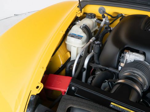 Used 2006 Chevrolet SSR w/ Preferred Equipment Group RWD image 83