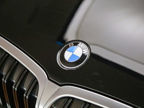 Used 2023 BMW 330i Sedan w/ Driving Assistance Package RWD image 9