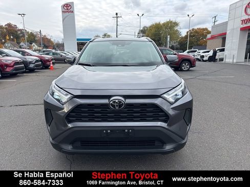 Used 2022 Toyota RAV4 XLE image 3