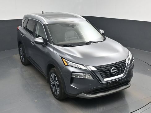 Used 2023 Nissan Rogue SV w/ SV Premium B Package image 31