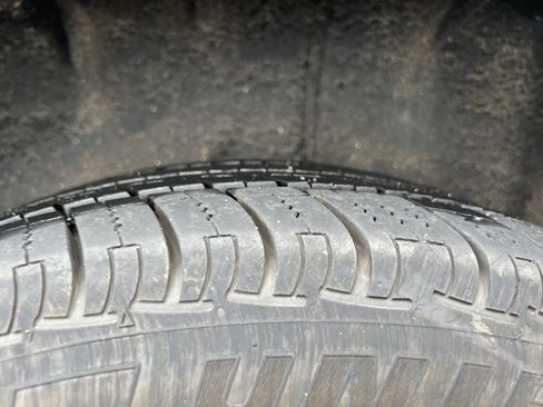 Used 2021 GMC Acadia Denali w/ Denali Technology Package image 12