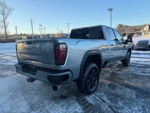 Used 2025 GMC Sierra 2500 AT4 image 8
