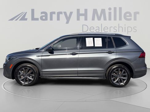 Used 2022 Volkswagen Tiguan SE AWD/4WD image 2