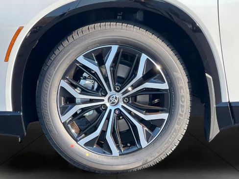 New 2026 Toyota Crown Signia AWD/4WD image 33