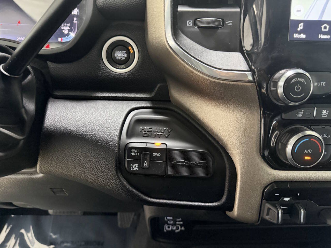 Used 2024 RAM 2500 Laramie w/ Safety Group AWD/4WD image 15